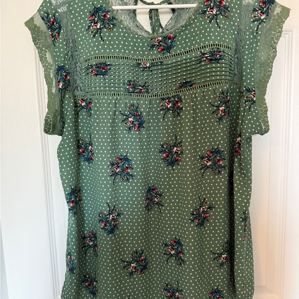 Daniel Rainn Green Ruffled Bib Collar Blouse